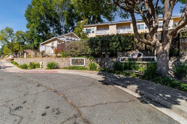 $385,000 | 735 Buchanan Street, Unit 221, Benicia, CA 94510