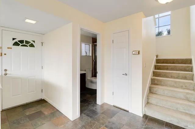 $385,000 | 735 Buchanan Street, Unit 221, Benicia, CA 94510