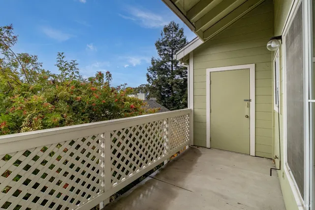 $385,000 | 735 Buchanan Street, Unit 221, Benicia, CA 94510