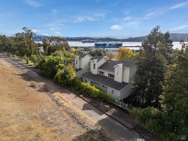 $385,000 | 735 Buchanan Street, Unit 221, Benicia, CA 94510