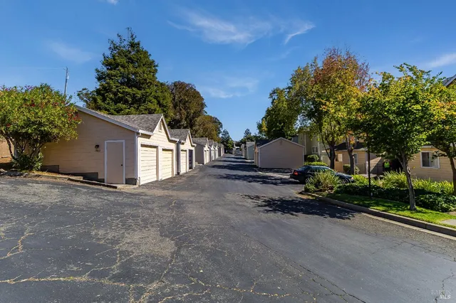 $385,000 | 735 Buchanan Street, Unit 221, Benicia, CA 94510