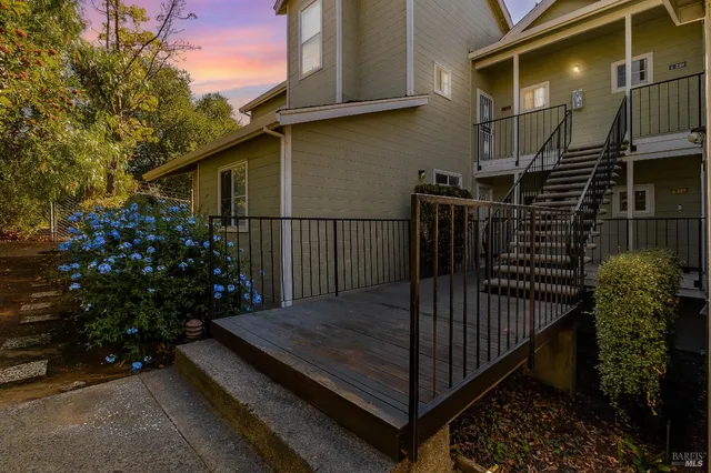 $385,000 | 735 Buchanan Street, Unit 221, Benicia, CA 94510