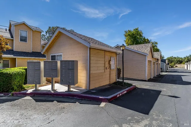 $385,000 | 735 Buchanan Street, Unit 221, Benicia, CA 94510