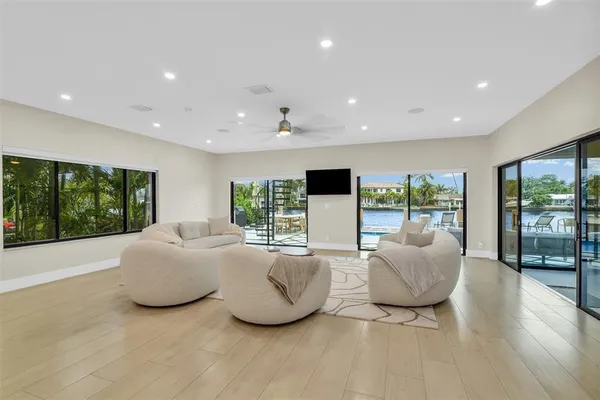 $25,000 | 319 South Riverside Drive, Pompano Beach, FL 33062