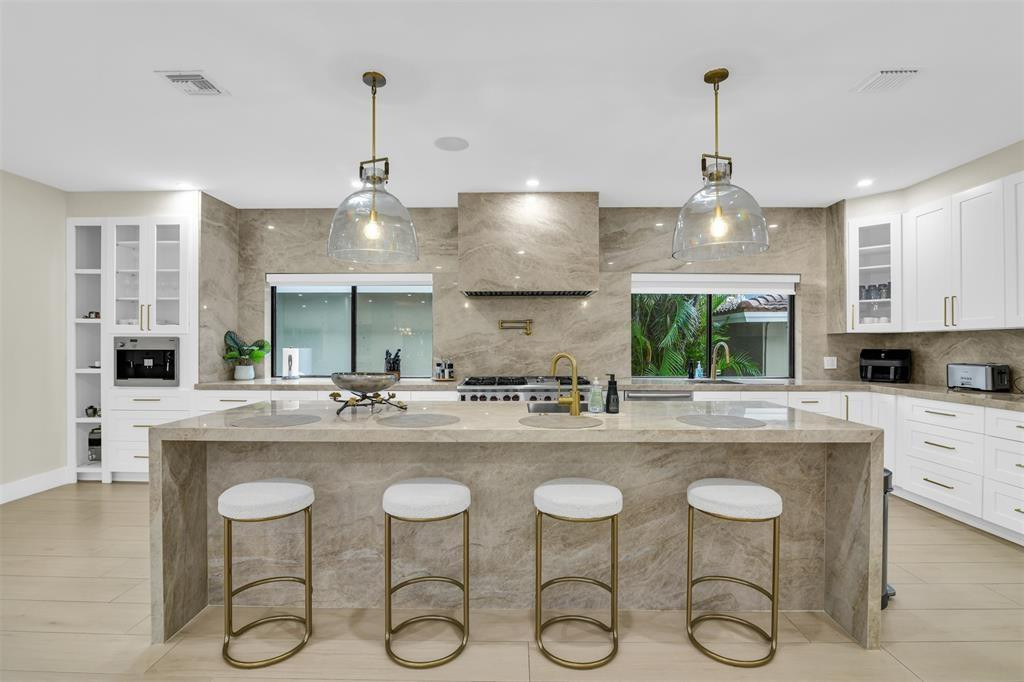 319 South Riverside Drive Pompano Beach, FL 33062 - Photo 4 of 88 Photo 4