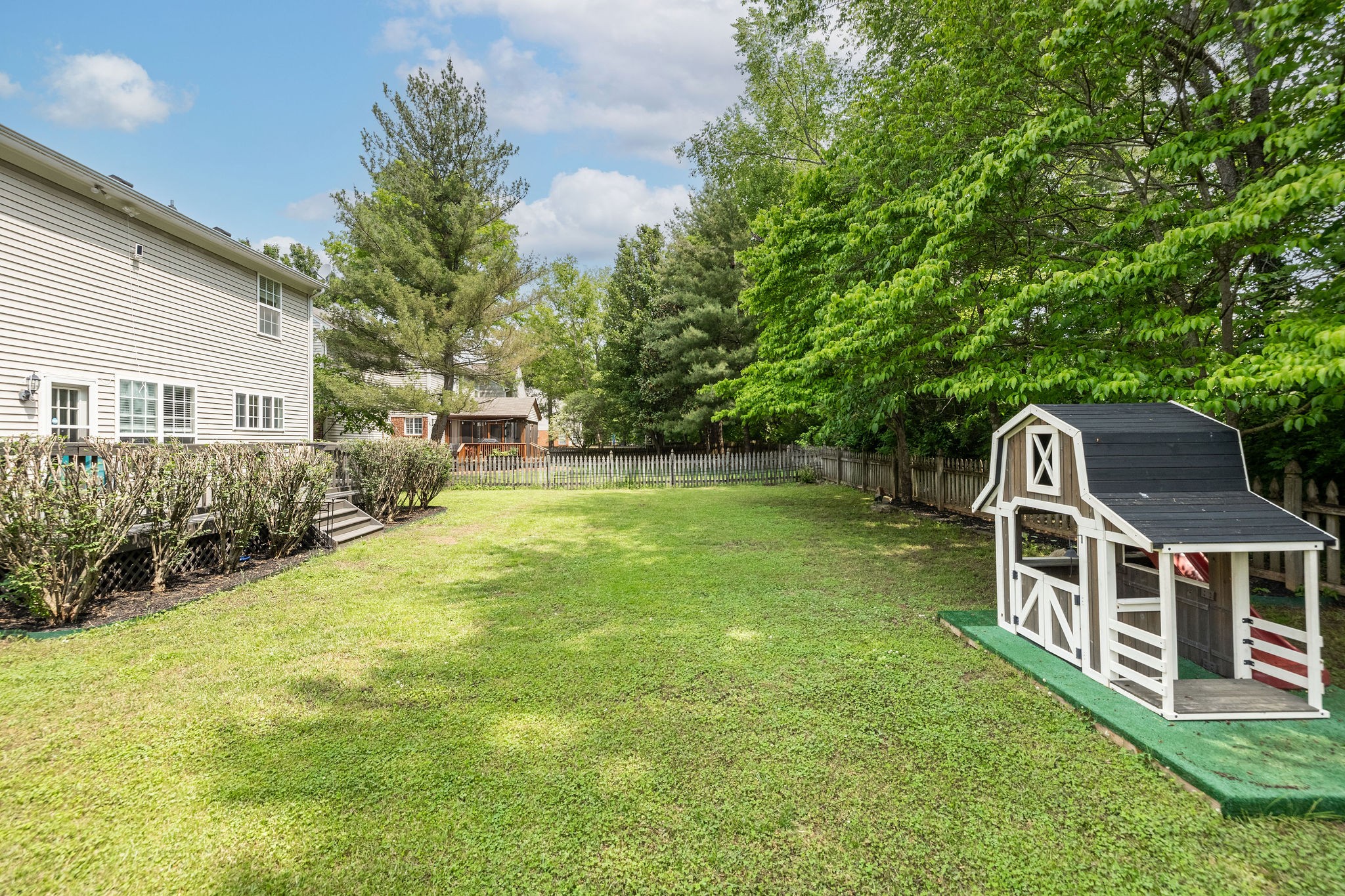 310 Devonshire Drive Franklin, TN 37064 - Photo 46 of 47 a front view of a house with a yard
