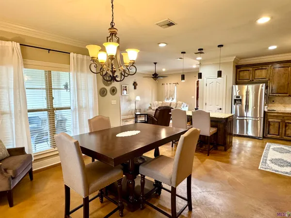 $389,900 | 606 Point Pleasant Drive, Berwick, LA 70342