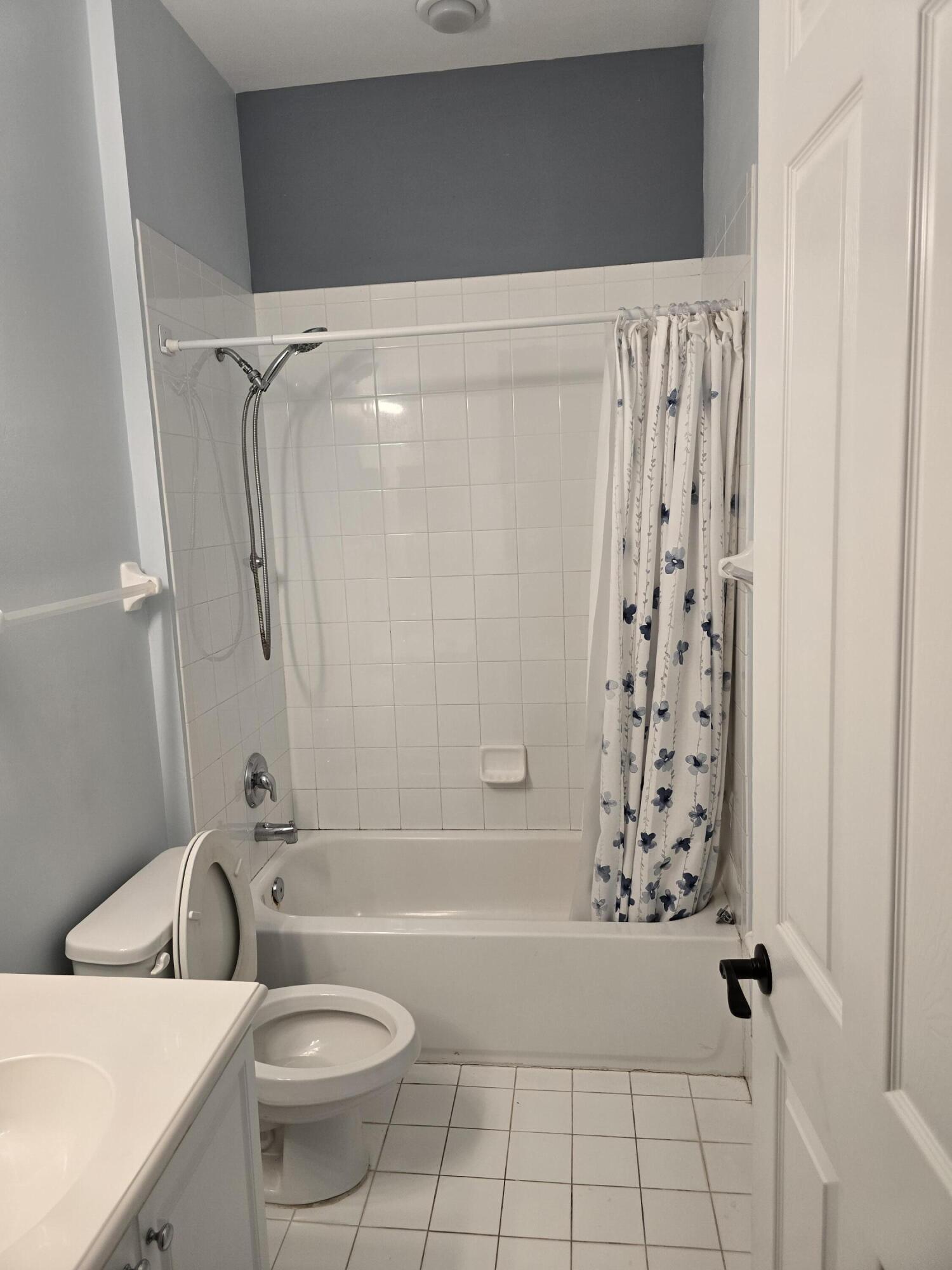 4261 East Main Street Jupiter, FL 33458 - Photo 7 of 29 20260608_125808