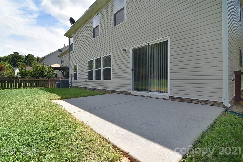 9029 Seamill Road Charlotte, NC 28278 - Photo 31 of 46 a front view of a house with yard