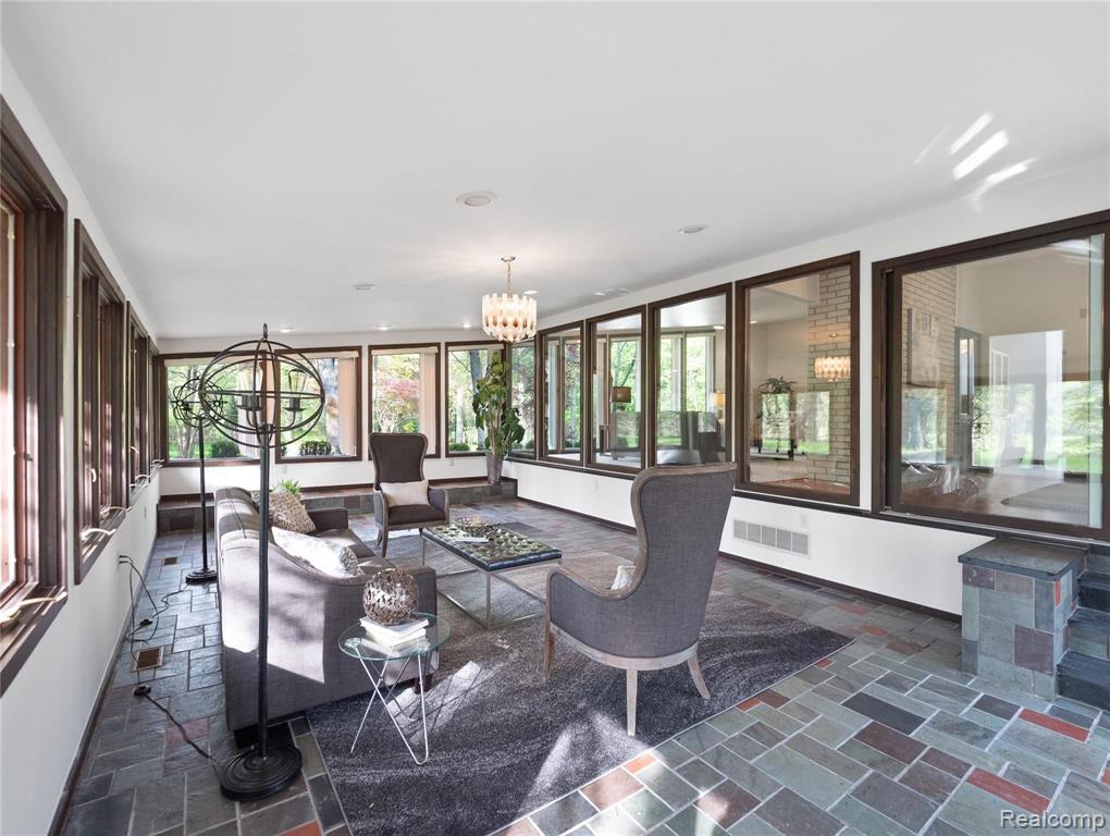 1125 Eton Cross Road Bloomfield Hills, MI 48304 - Photo 14 of 34