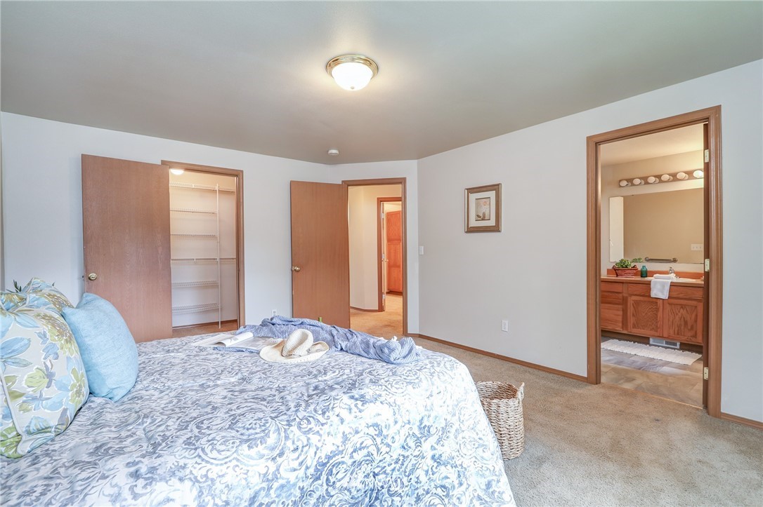 679 Southwest Birch Road Port Orchard, WA 98367 - Photo 17 of 34 Gallery Image 17