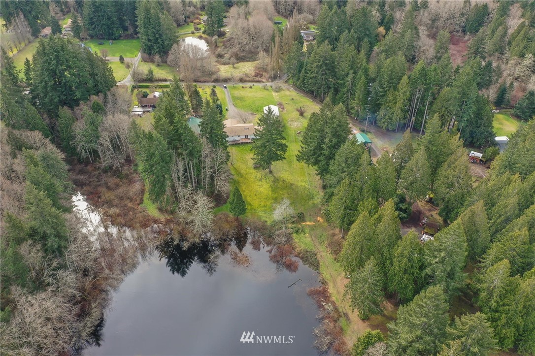 679 Southwest Birch Road Port Orchard, WA 98367 - Photo 4 of 34 Gallery Image 4