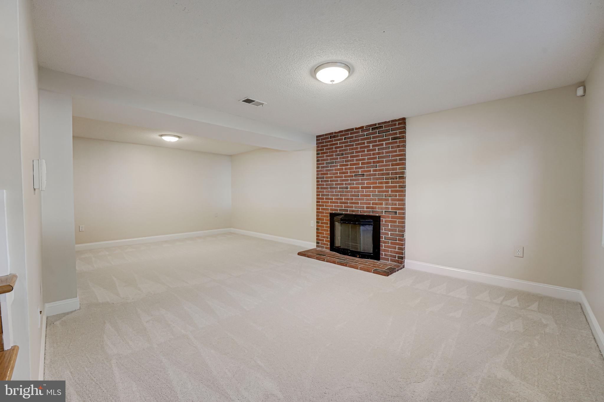 13529 Delaney Road Woodbridge, VA 22193 - Photo 6 of 33 Gallery Image 6