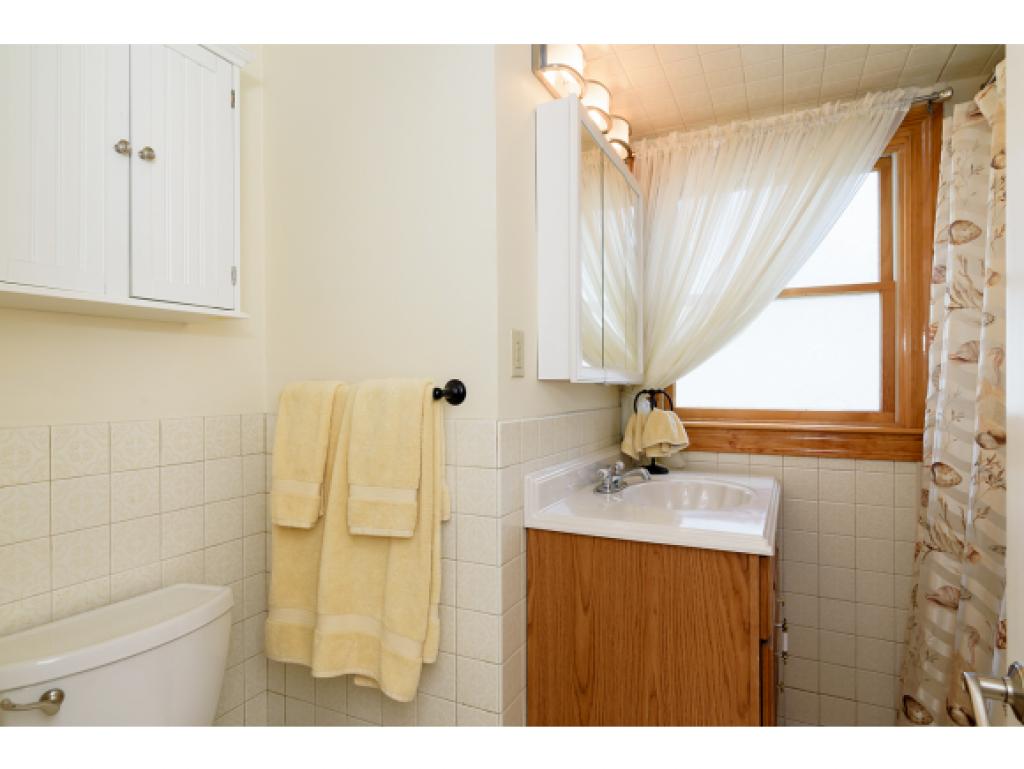71 Meadow Road Portsmouth, NH 03801 - Photo 17 of 35 Gallery Image 17