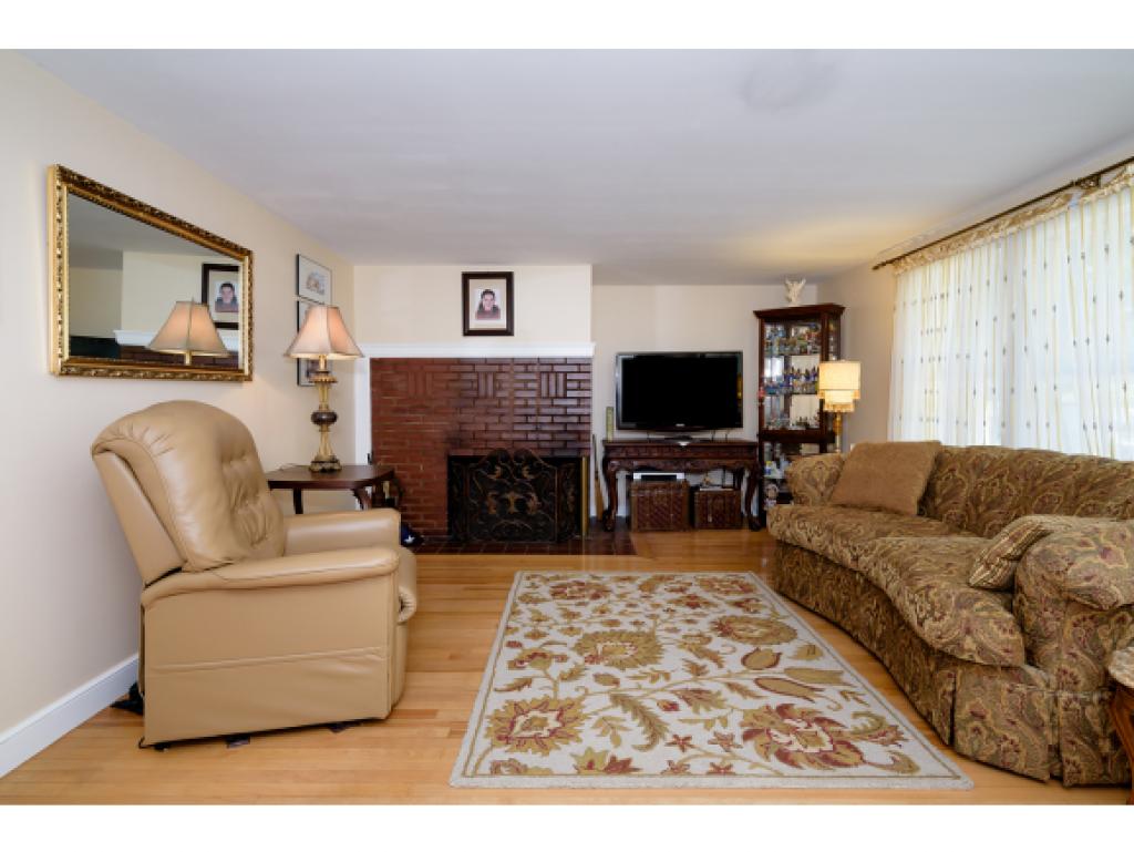 71 Meadow Road Portsmouth, NH 03801 - Photo 4 of 35 Gallery Image 4