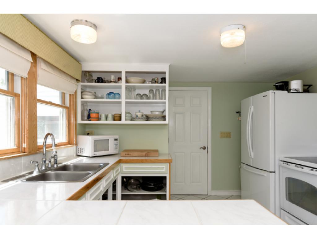 71 Meadow Road Portsmouth, NH 03801 - Photo 7 of 35 Gallery Image 7
