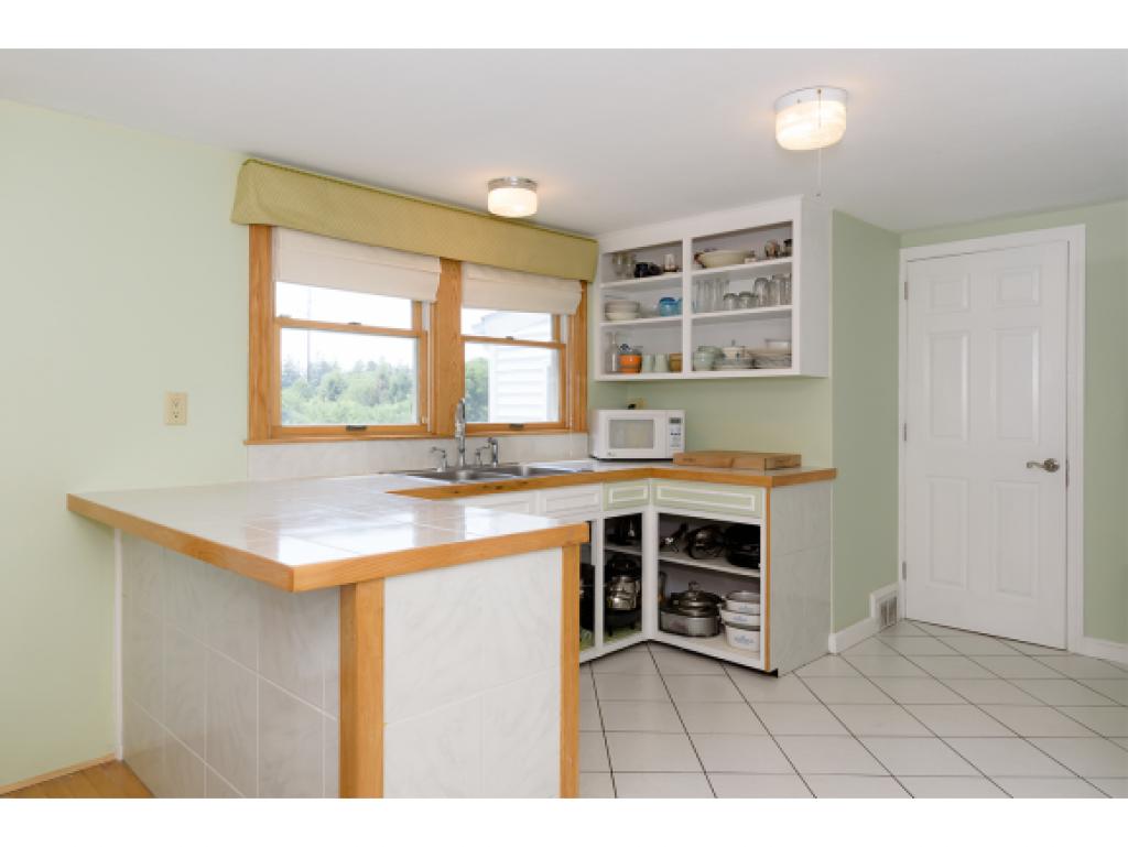 71 Meadow Road Portsmouth, NH 03801 - Photo 9 of 35 Gallery Image 9