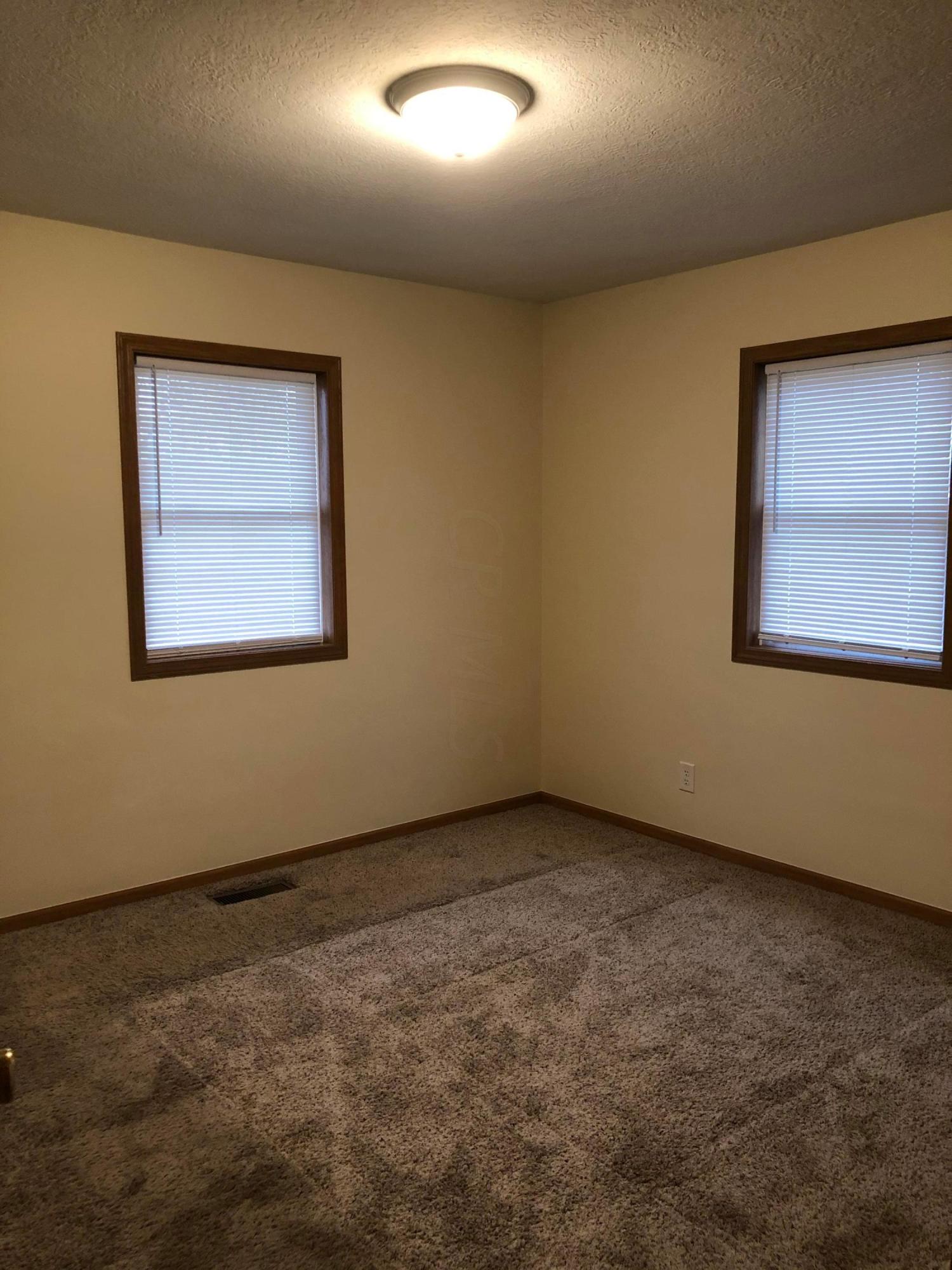 1462 Lancaster-Newark Road Northeast Lancaster, OH 43130 - Photo 8 of 23