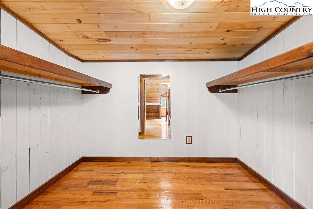 211 Possum Hollow Road Blowing Rock, NC 28605 - Photo 25 of 46 a view of a room