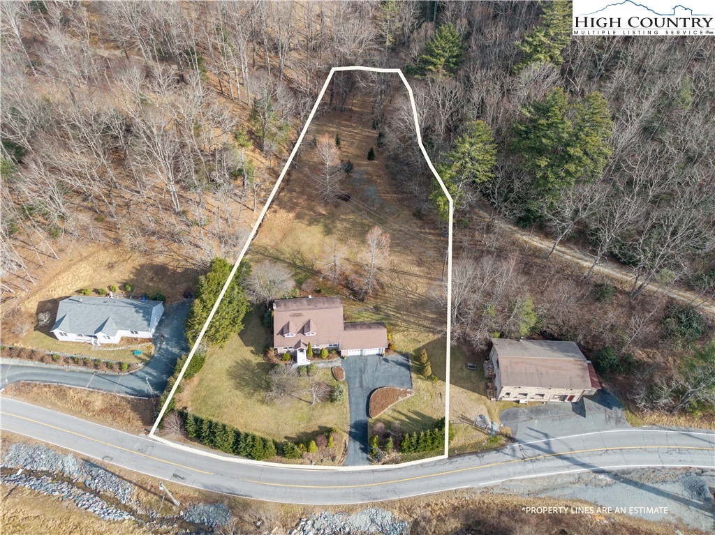 211 Possum Hollow Road Blowing Rock, NC 28605 - Photo 4 of 46