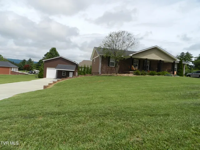 $479,000 | 138 Birdie Drive, Bean Station, TN 37811