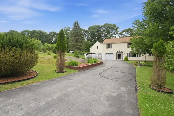 $700,000 | 5 Johns Drive, Hooksett, NH 03106