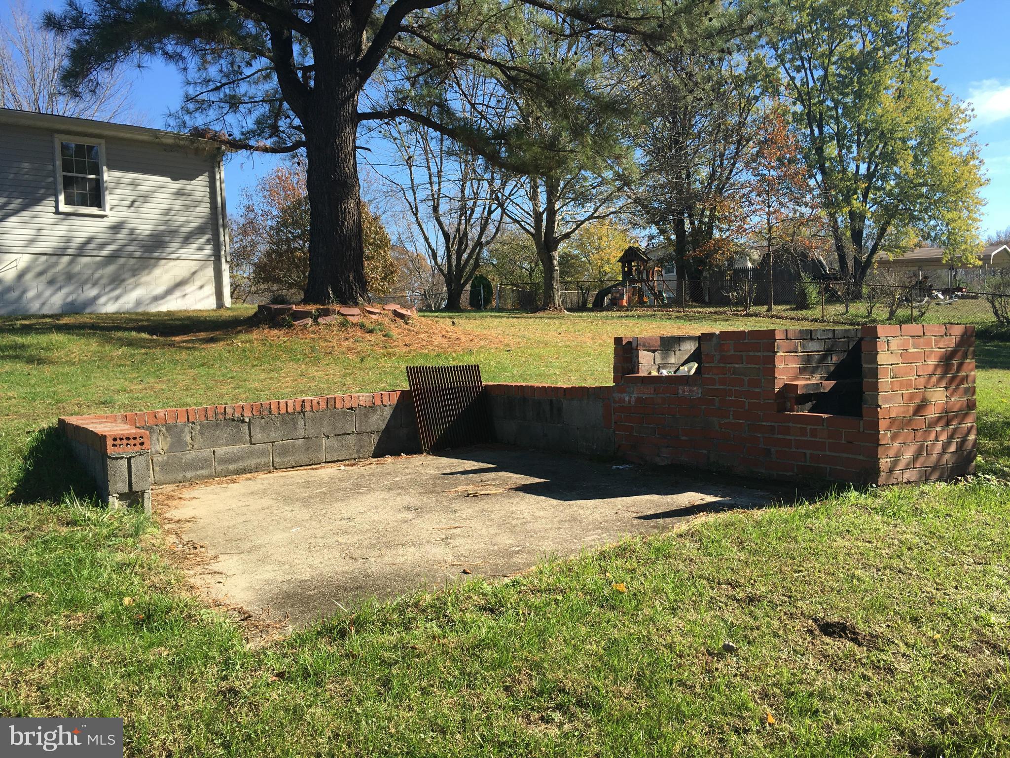 11285 Raby Road Waldorf, MD 20601 - Photo 12 of 27 Exterior (Rear)
