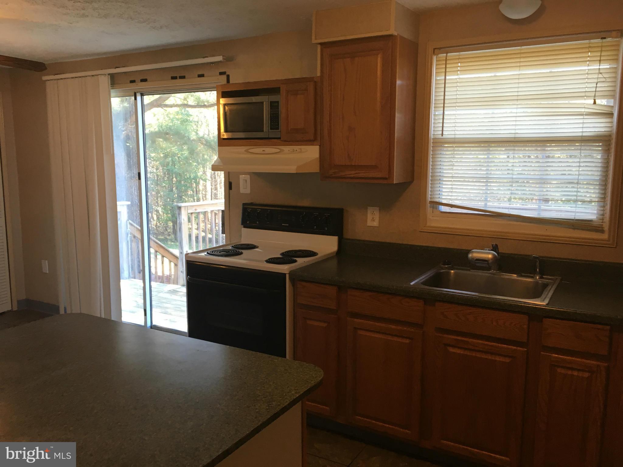 11285 Raby Road Waldorf, MD 20601 - Photo 3 of 27 Kitchen