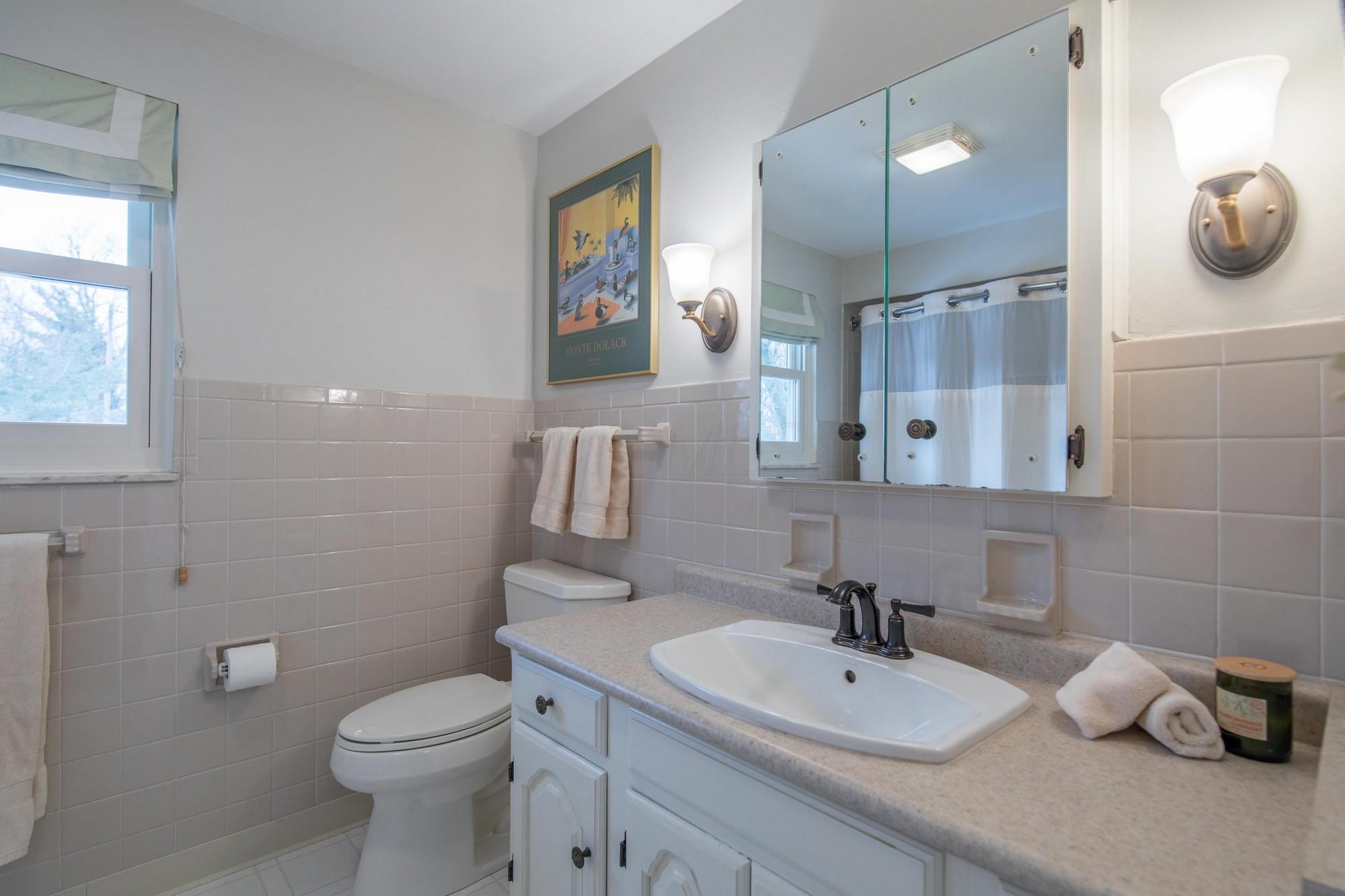 2494 Sheringham Road Columbus, OH 43220 - Photo 25 of 37