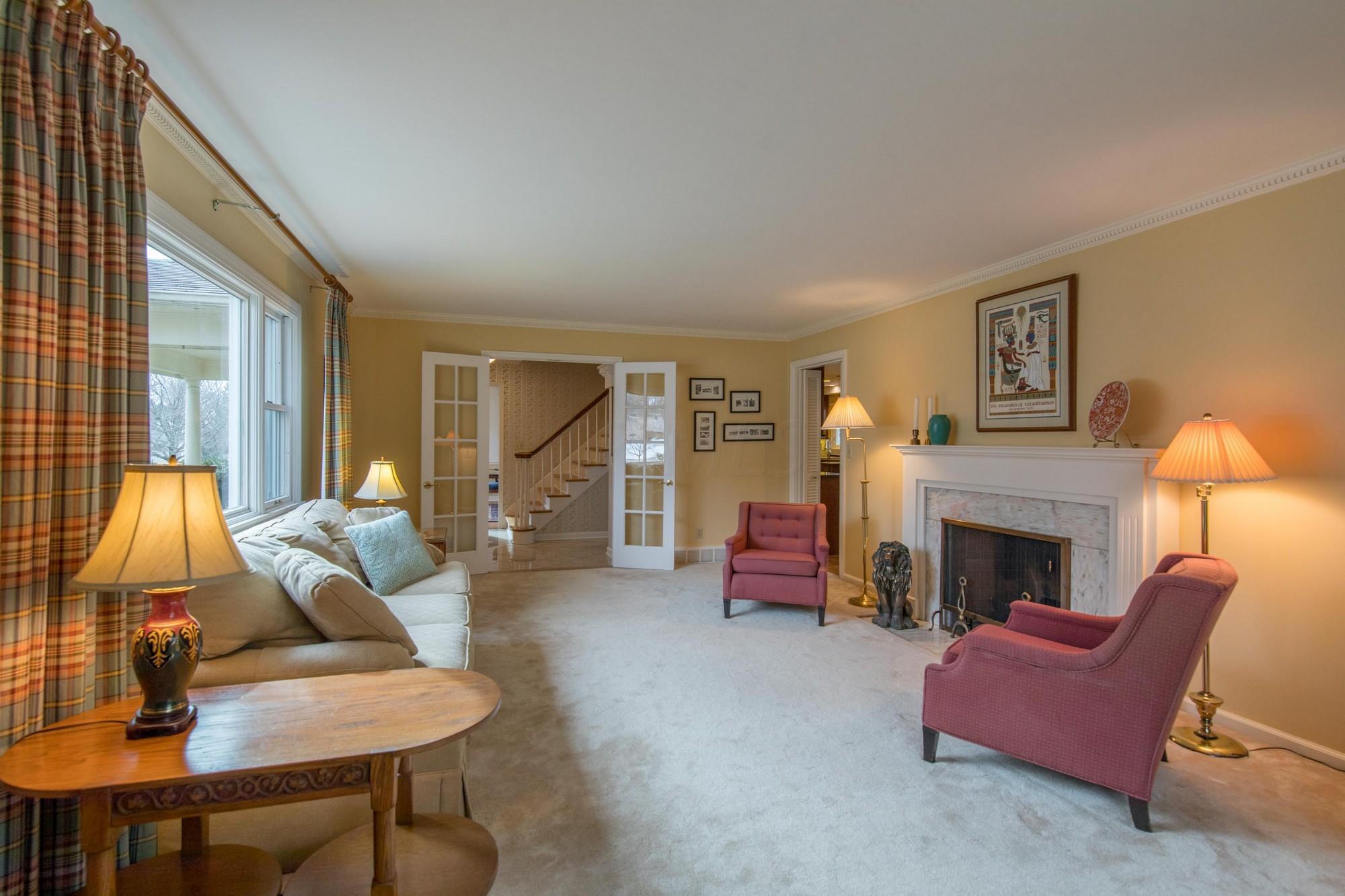 2494 Sheringham Road Columbus, OH 43220 - Photo 5 of 37