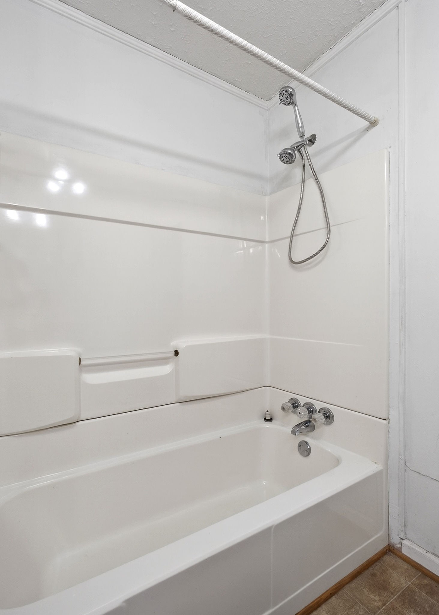 4463 Crisp Springs Road McMinnville, TN 37110 - Photo 19 of 26 a bathroom with a bathtub and shower