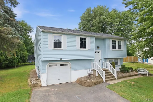 $239,900 | 4006 Sandpiper Lane, Clay, NY 13090