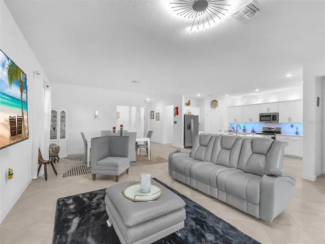 $350,000 | 7973 Lakes Edge Ln Port, Port Charlotte, FL 33981