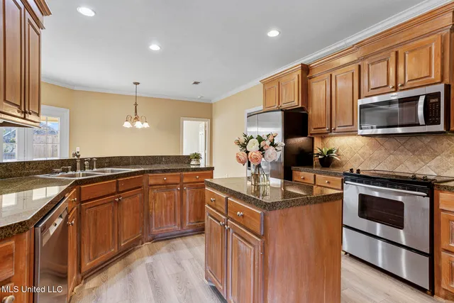 $339,000 | 326 Lasalle Court, Flowood, MS 39232