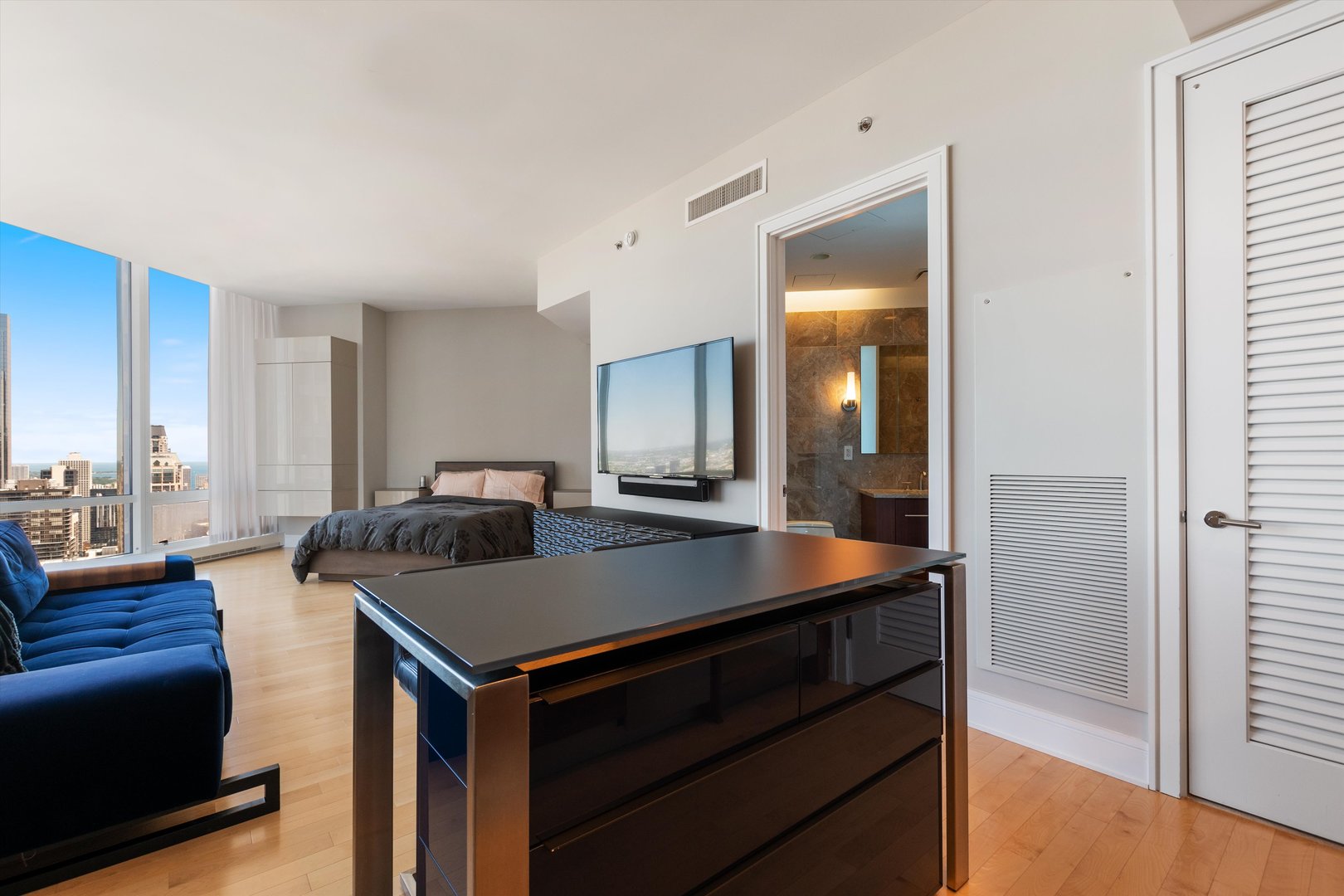 401 North Wabash Avenue, Unit 40F Chicago, IL 60611 - Photo 10 of 37