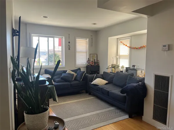 $3,100 | 43-14 157th Street, Unit 2 | Flushing