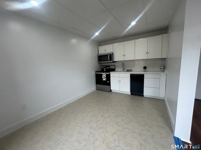 $1,475 | 156 Garfield Avenue, New London, CT 06320