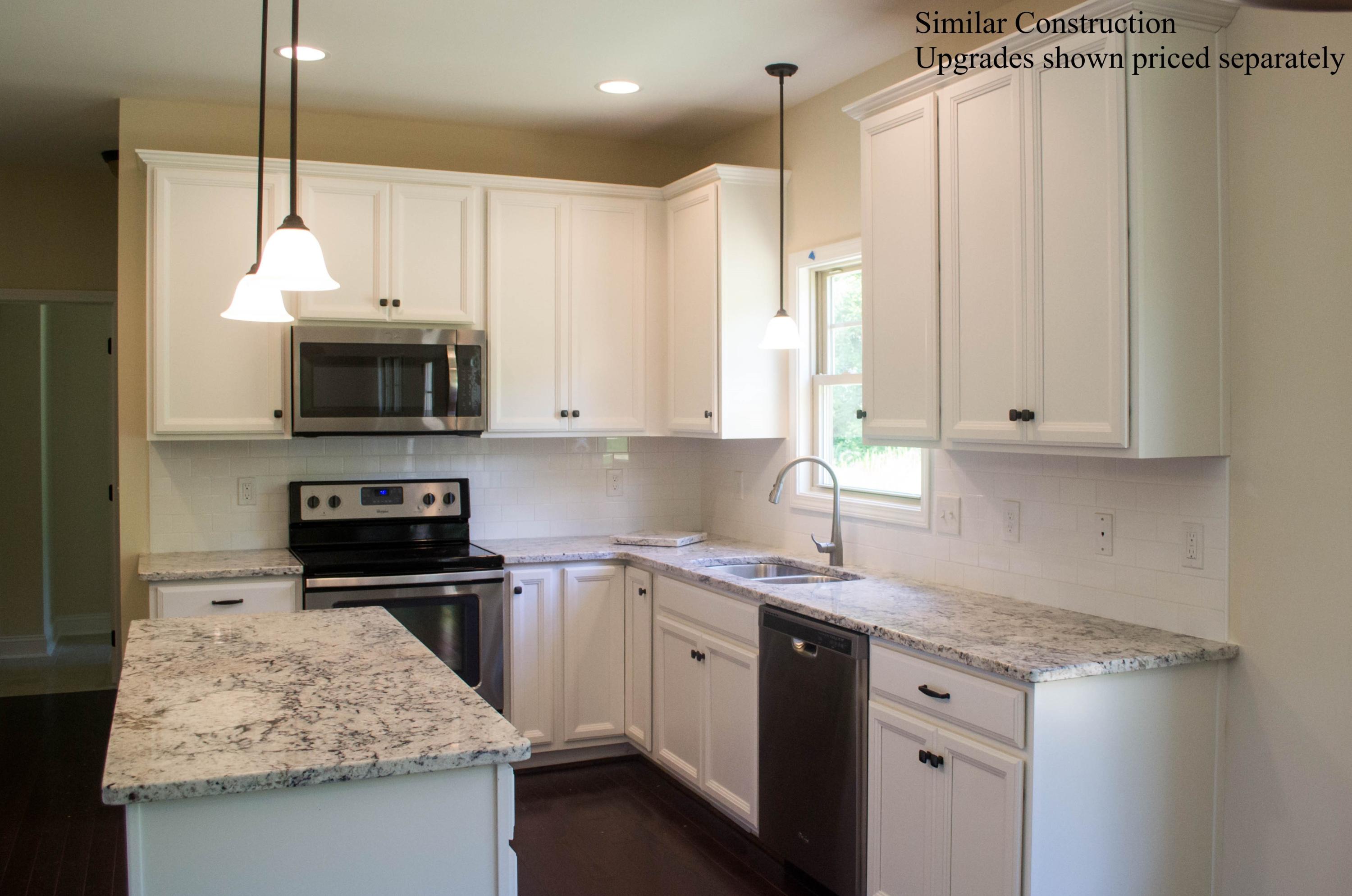 5598 Huntridge Road Roanoke, VA 24012 - Photo 3 of 17 3 - Kitchen2