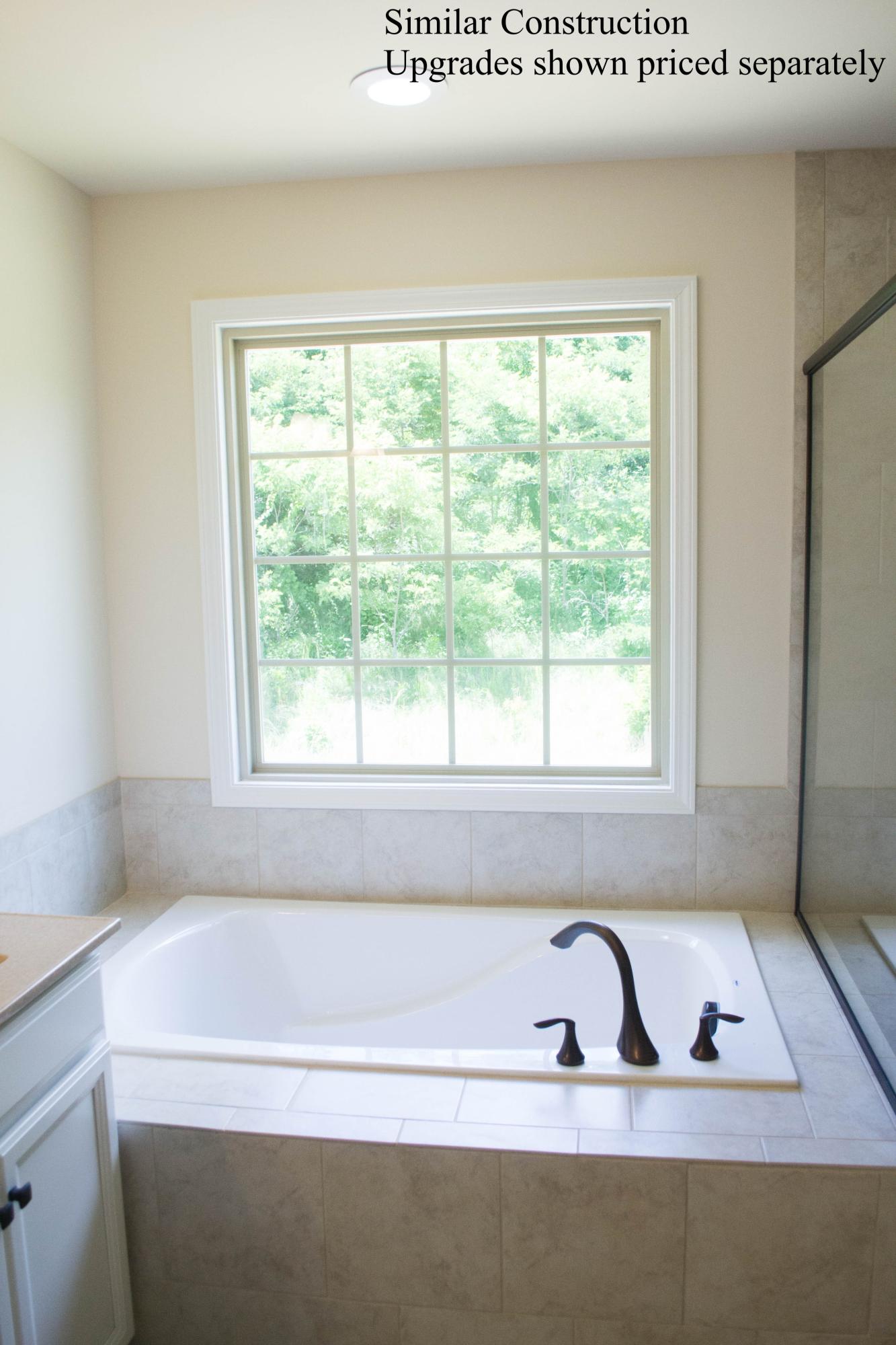 5598 Huntridge Road Roanoke, VA 24012 - Photo 9 of 17 9 - Master Bath