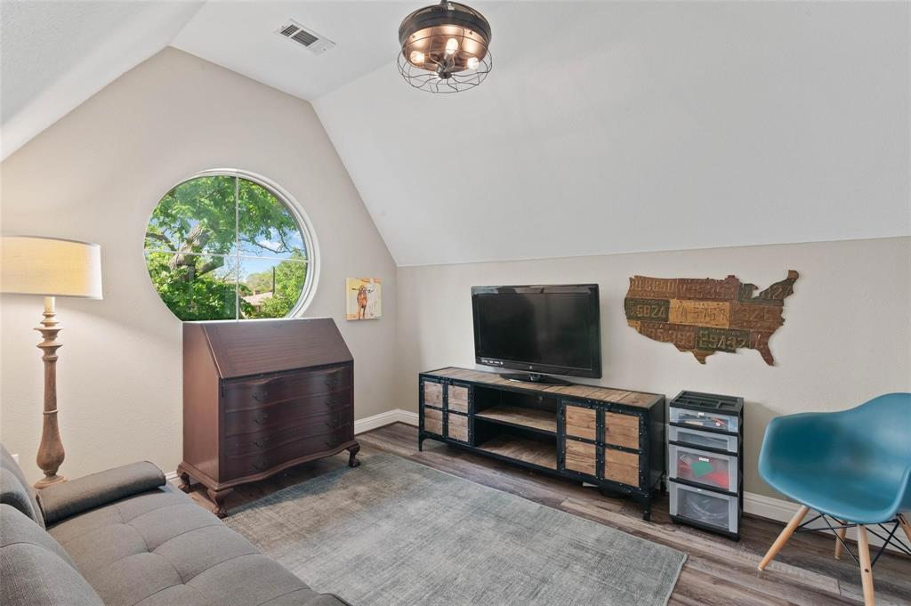 2204 Burning Tree Lane Denton, TX 76209 - Photo 19 of 29