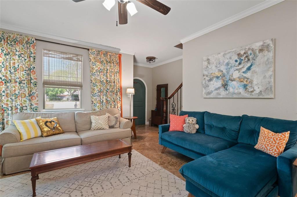 2204 Burning Tree Lane Denton, TX 76209 - Photo 4 of 29