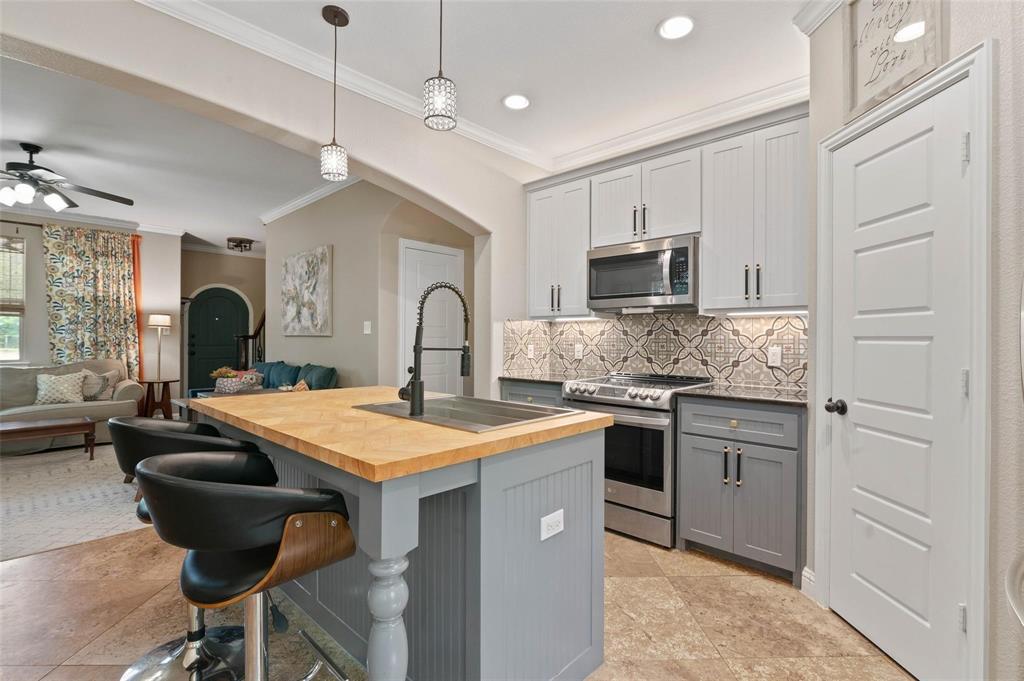 2204 Burning Tree Lane Denton, TX 76209 - Photo 8 of 29