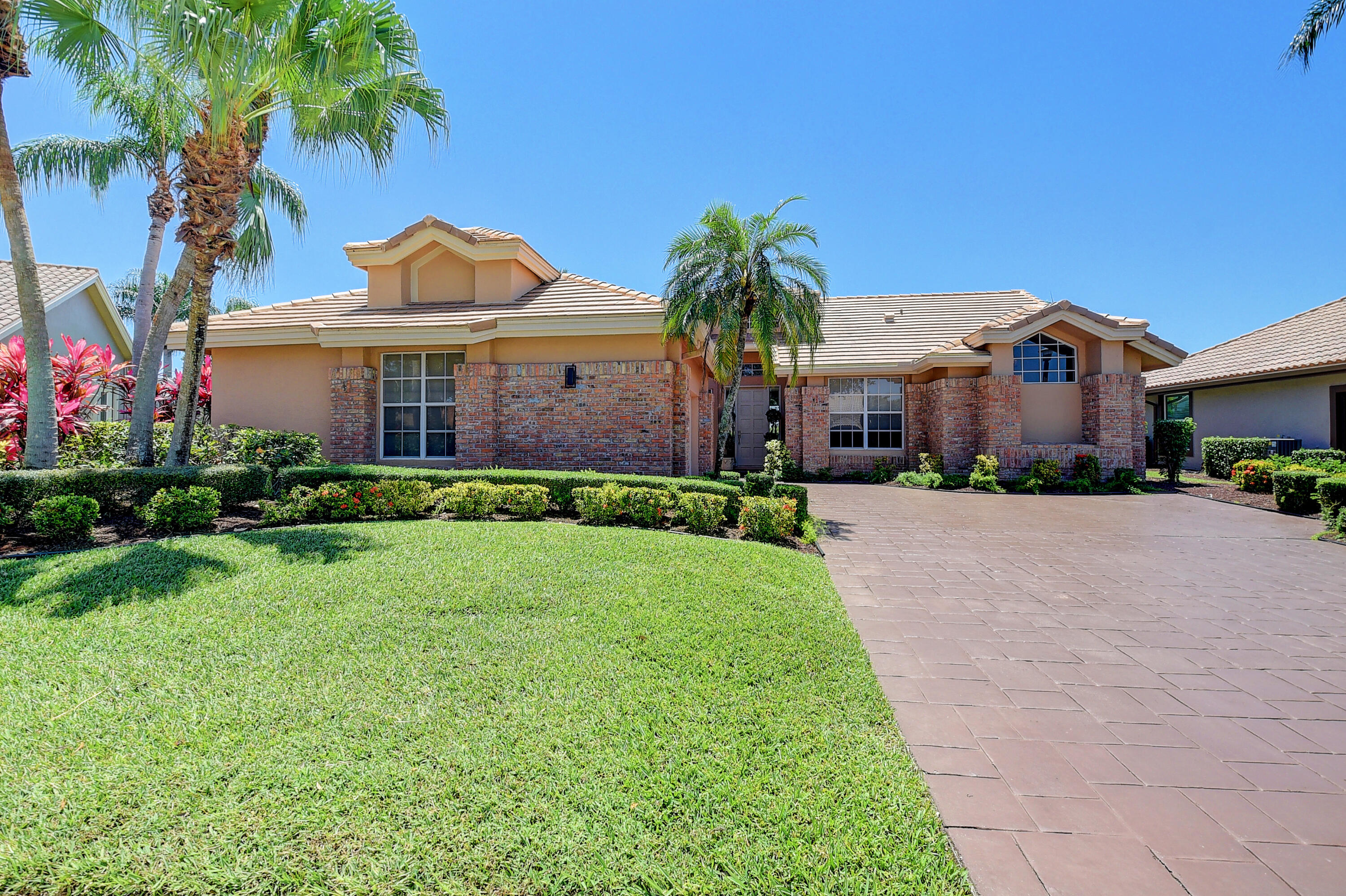 7660 Dorchester Road Boynton Beach, FL 33472 - Photo 4 of 80 01_dsc_5015_6_7_8_9