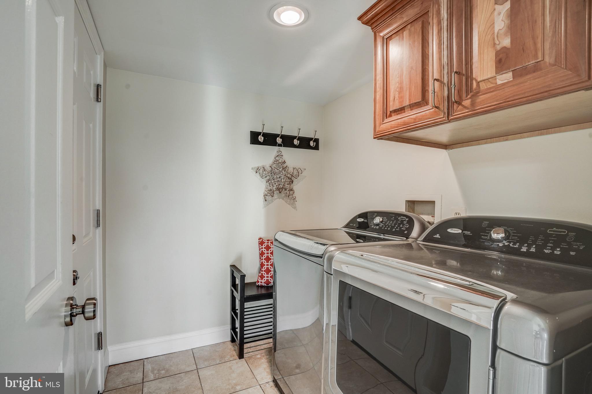 6831 Bluecurl Circle Springfield, VA 22152 - Photo 24 of 50 Laundry room is on the main level