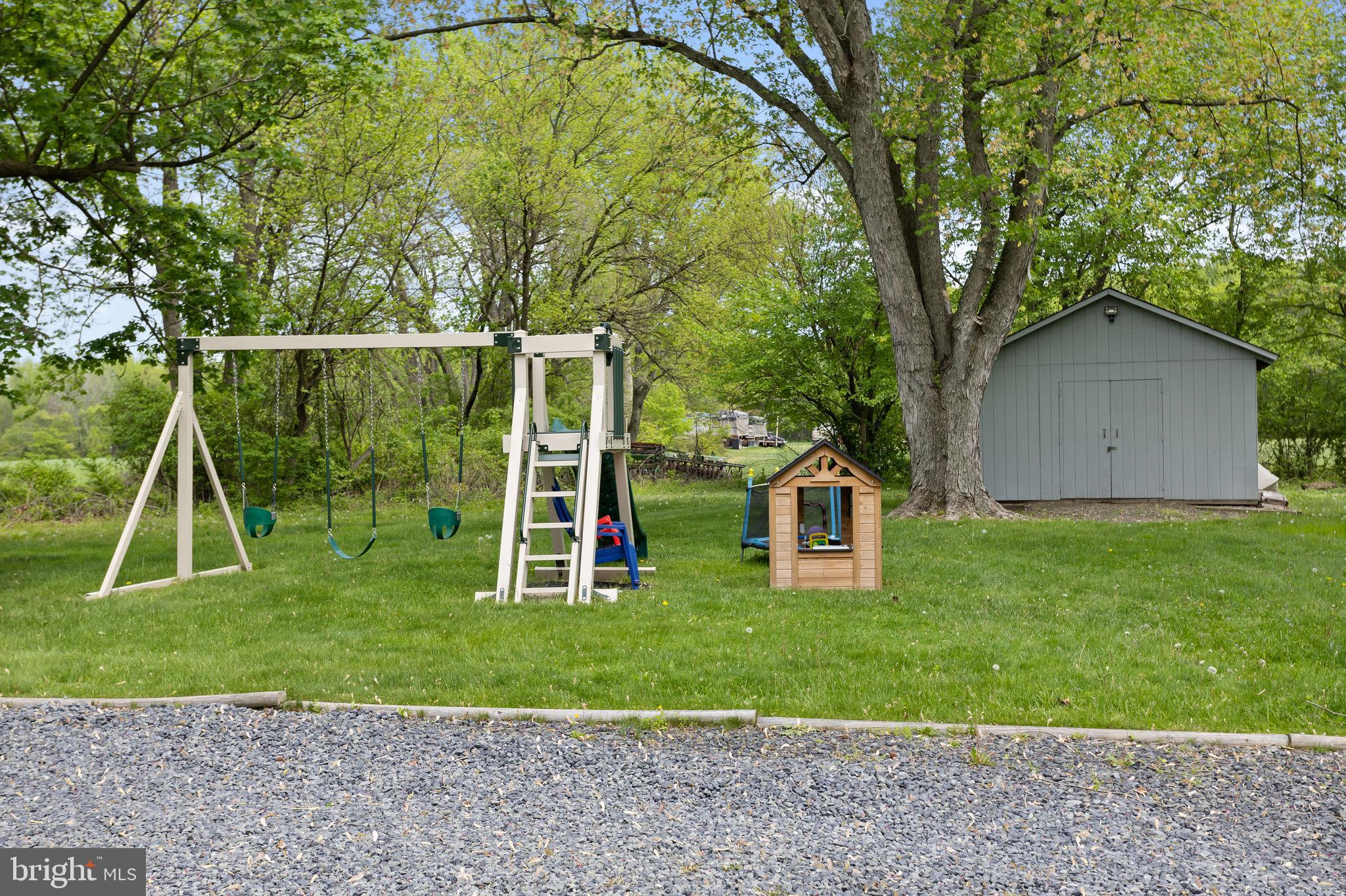 3950 Crosswicks Hamilton Square Road Hamilton, NJ 08691 - Photo 34 of 41 a house view with a garden space