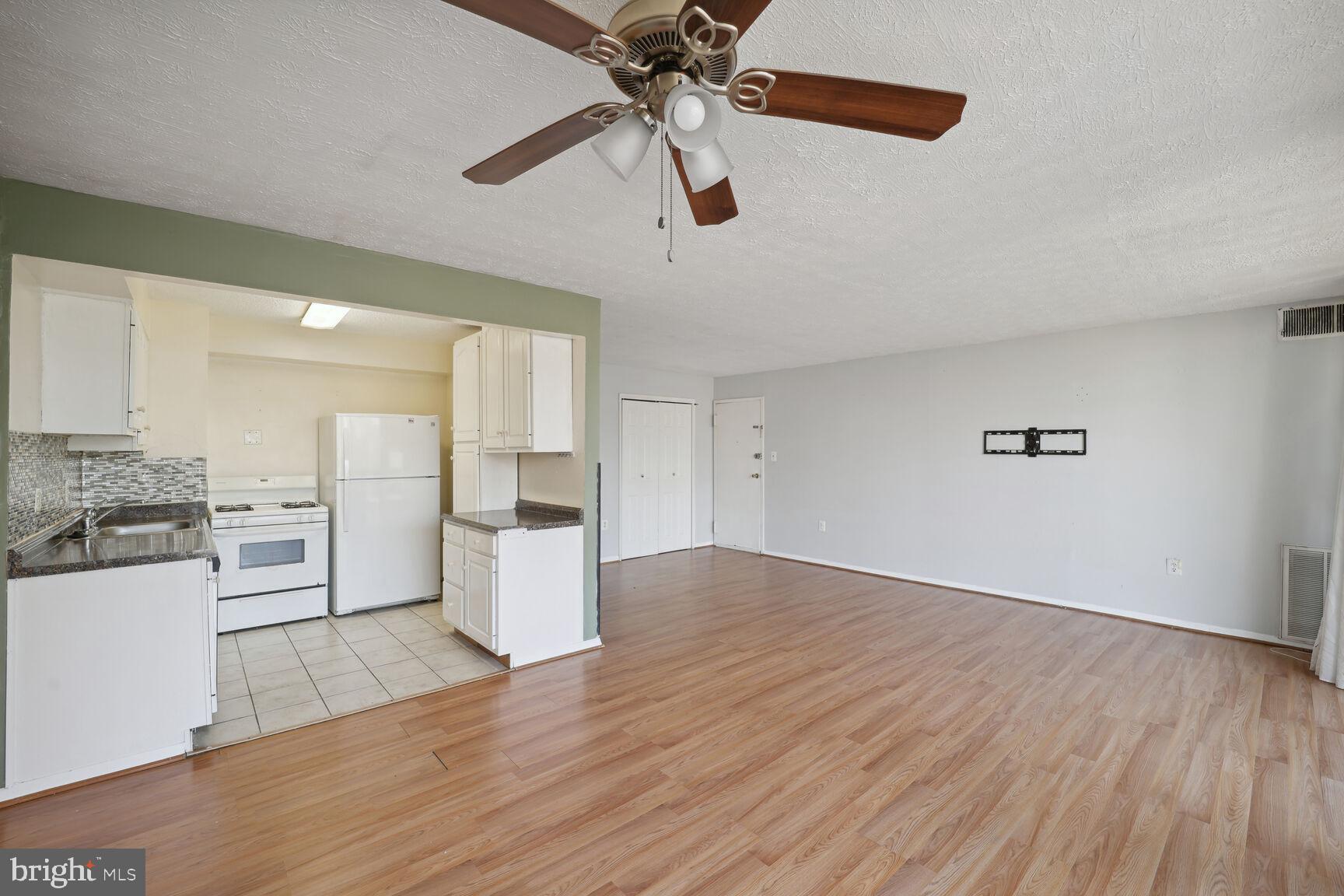 1830 Metzerott Road, Unit 205 Adelphi, MD 20783 - Photo 5 of 16 Dinning room area