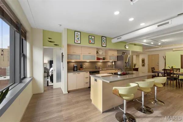 $264,000 | 915 Olive Street, Unit 1011, St. Louis, MO 63101