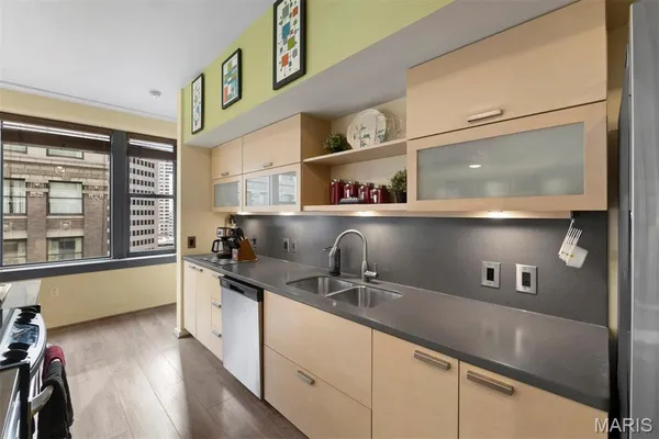 $264,000 | 915 Olive Street, Unit 1011, St. Louis, MO 63101