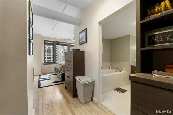 $264,000 | 915 Olive Street, Unit 1011, St. Louis, MO 63101
