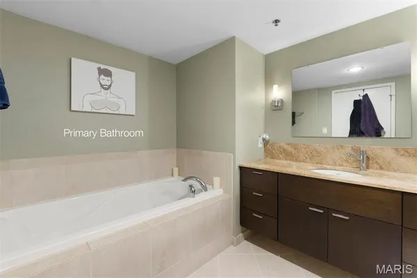 $264,000 | 915 Olive Street, Unit 1011, St. Louis, MO 63101